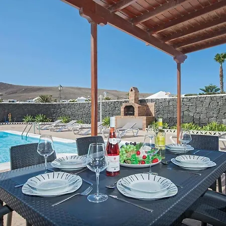 Playa Blanca Sleeps 6 Air Con Wifi Willa Playa Blanca (Lanzarote)